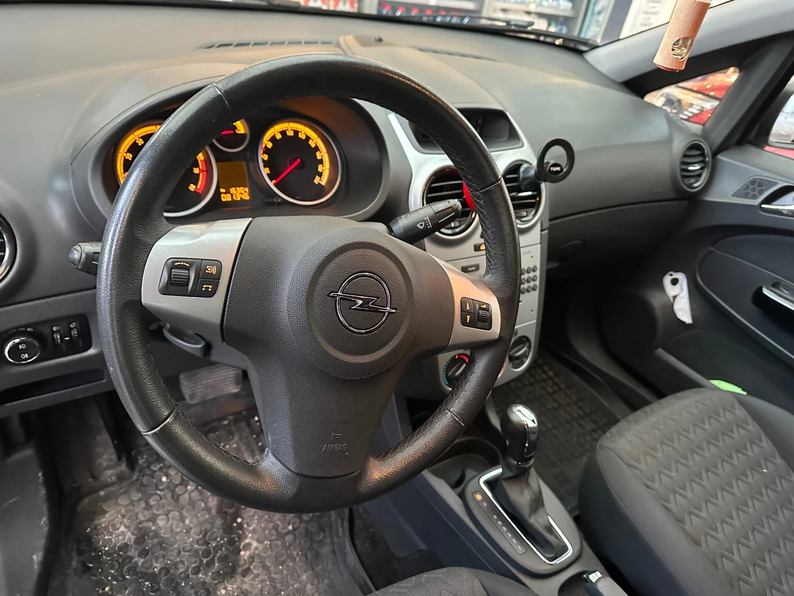 Opel Corsa  - изображение 4