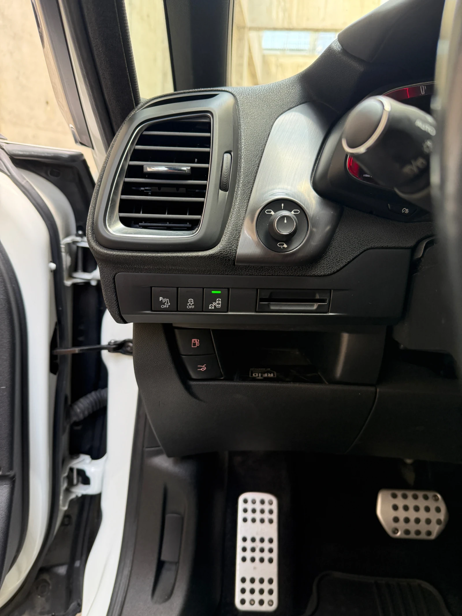 DS DS 5 2.0 HDI 180, снимка 8 - Автомобили и джипове - 53724121