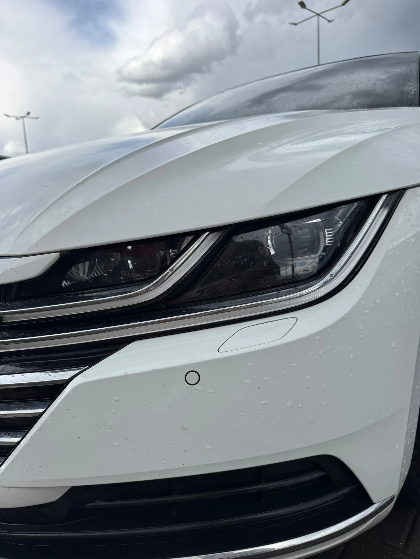 VW Arteon 2.0 TDI / Автомобила се намира в София , снимка 8 - Автомобили и джипове - 54224521