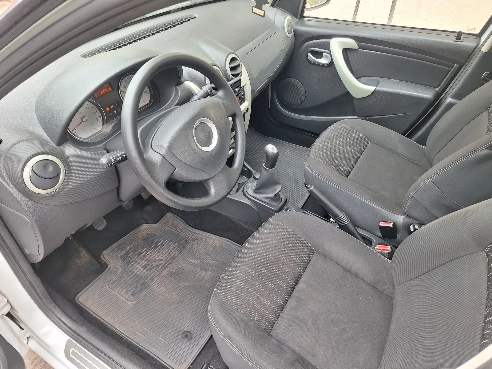 Dacia Sandero 1.2 16V , снимка 16 - Автомобили и джипове - 53891393