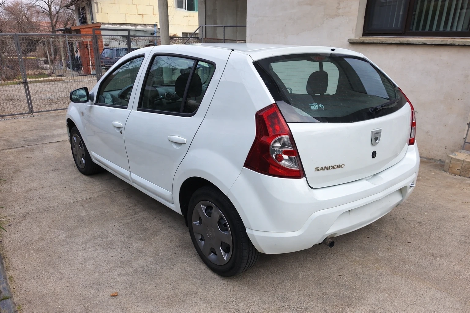 Dacia Sandero 1.2 16V , снимка 6 - Автомобили и джипове - 53891393