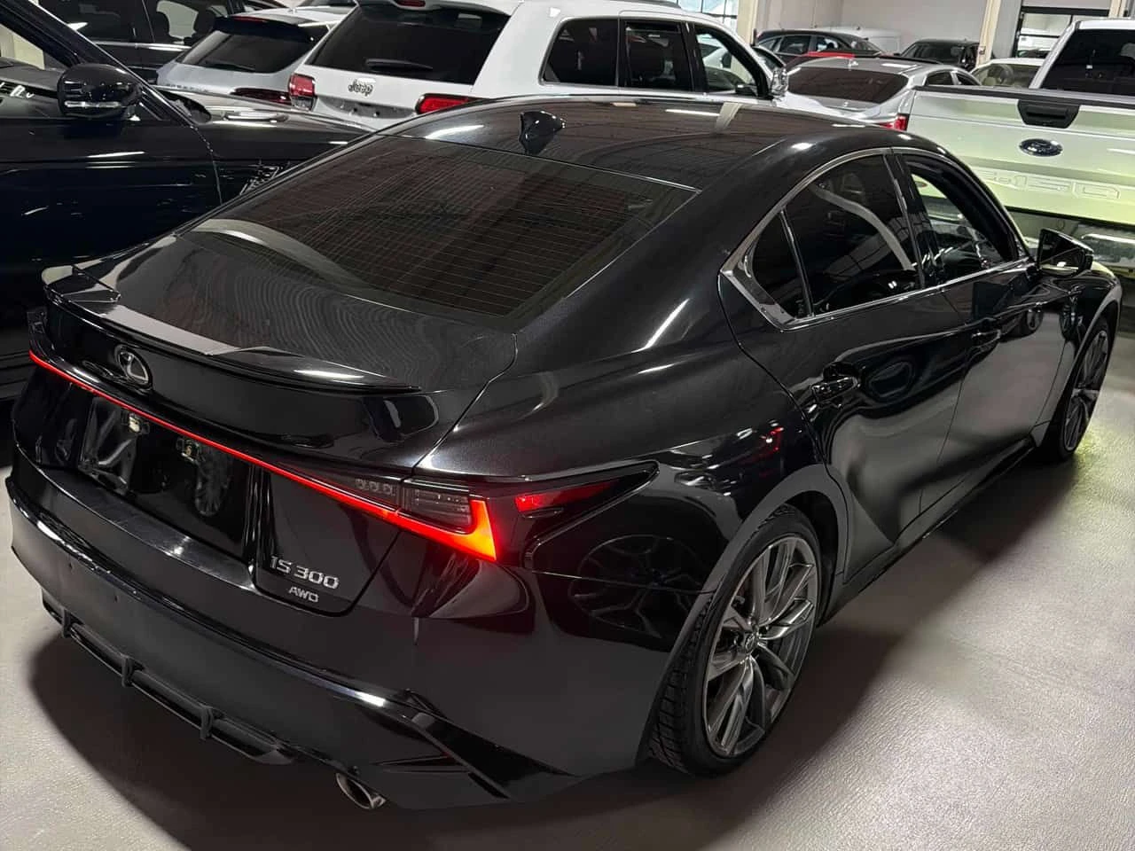 Lexus IS 300 F sport* DISTRONIC* ОБДУХВАНЕ* , снимка 4 - Автомобили и джипове - 53984048