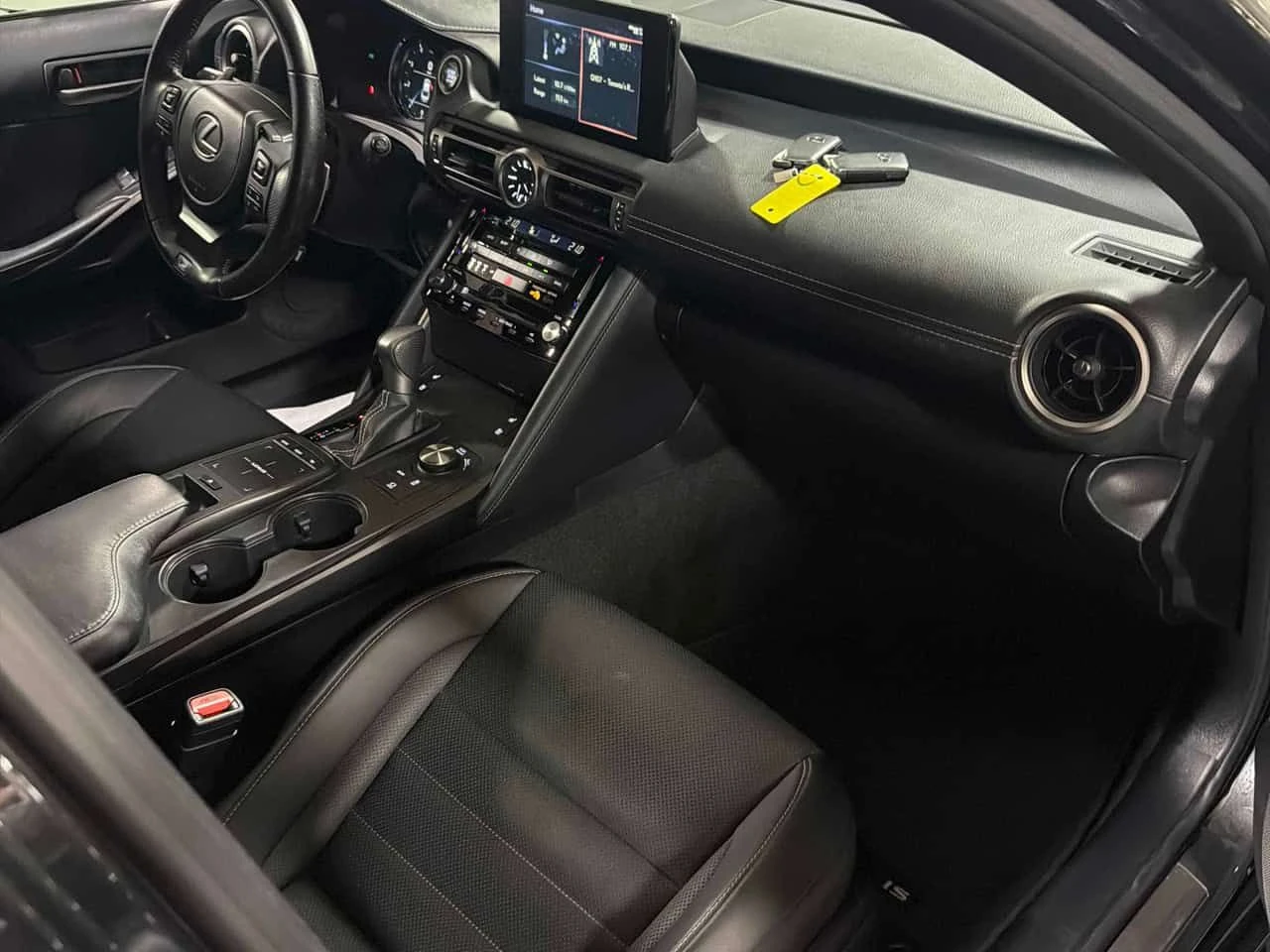 Lexus IS 300 F sport* DISTRONIC* ОБДУХВАНЕ* , снимка 3 - Автомобили и джипове - 53984048