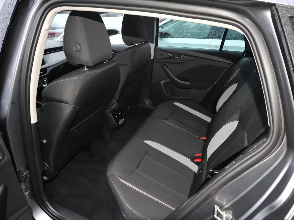 Skoda Scala 1.5TSI/150HP/TOUR/DSG/MATRIX/NAVI/CAM/210h, снимка 9 - Автомобили и джипове - 54424669