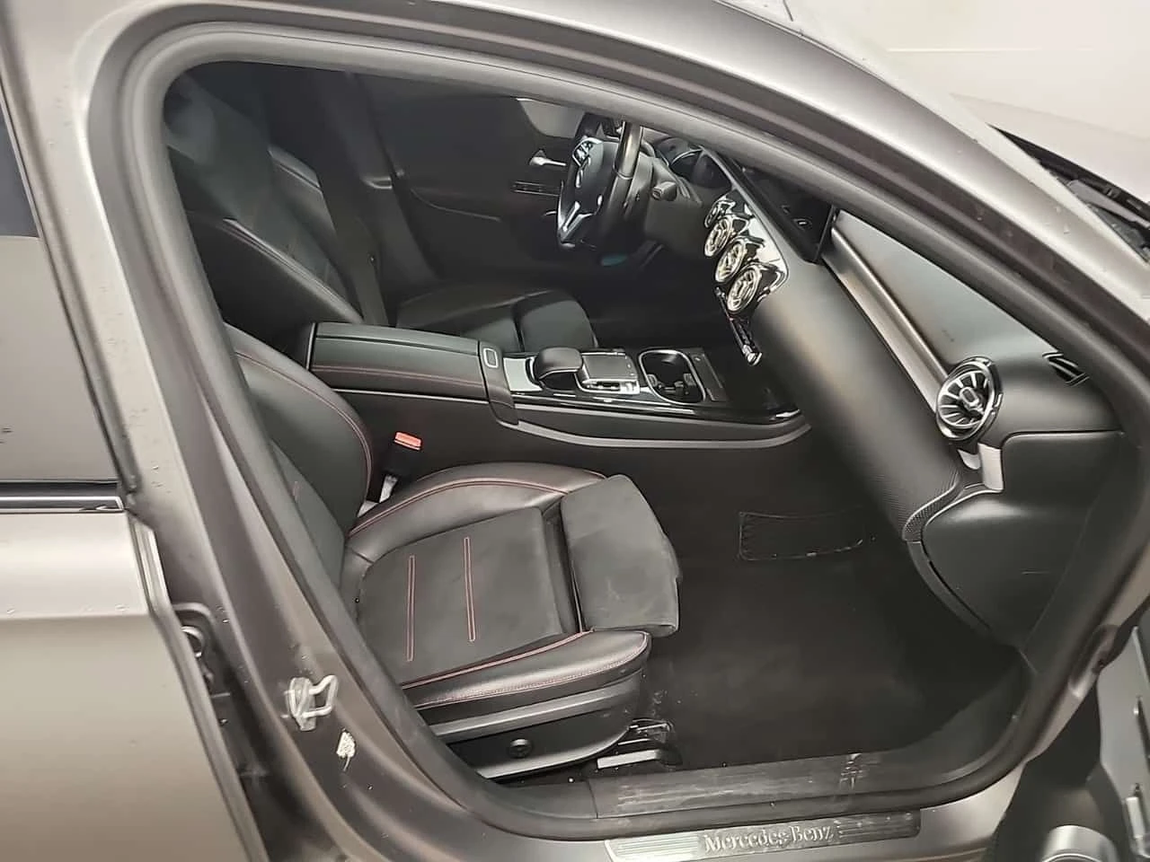 Mercedes-Benz A 250 * CARFAX * БЕЗ ПЪРВОНАЧАЛНА ВНОСКА, снимка 9 - Автомобили и джипове - 54462225