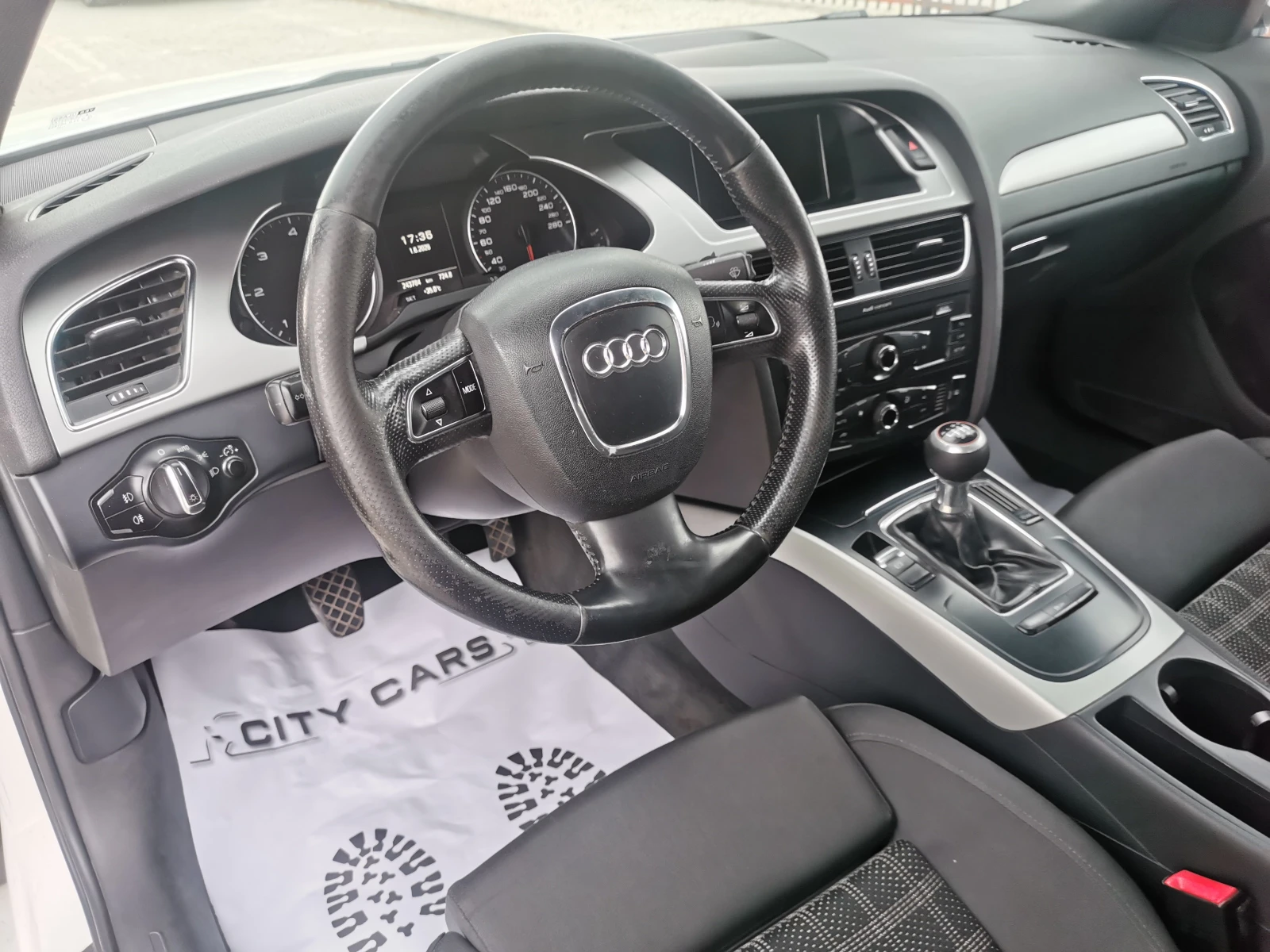 Audi A4 2.0 TDI, снимка 11 - Автомобили и джипове - 54745708