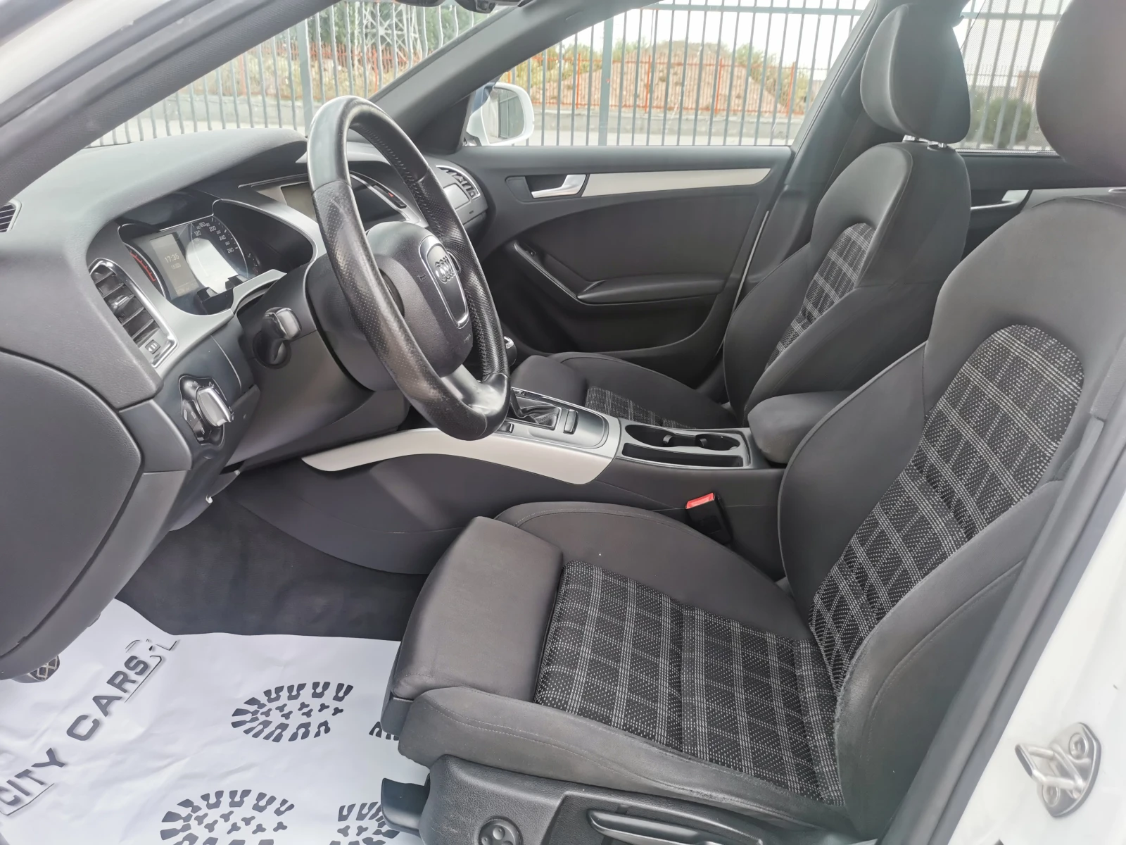 Audi A4 2.0 TDI, снимка 10 - Автомобили и джипове - 54745708