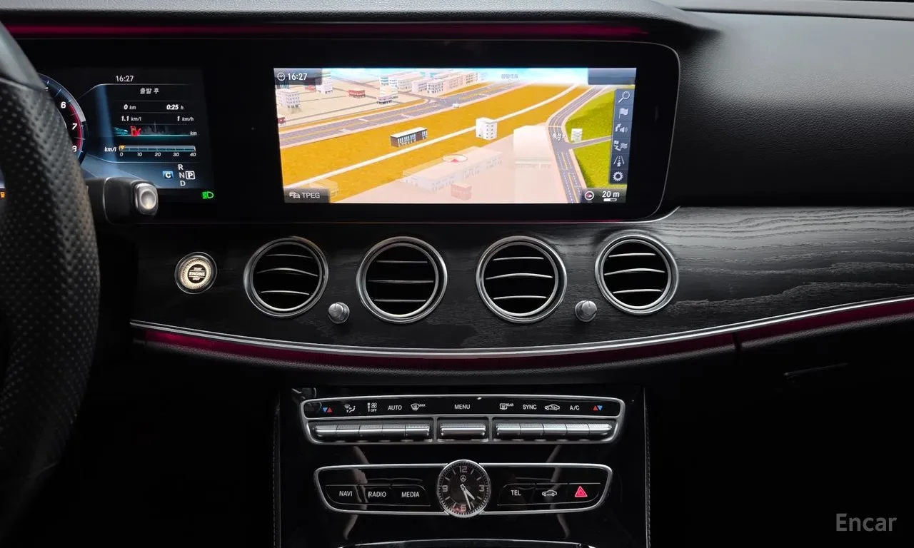 Mercedes-Benz E 300 burmester* multibeam led* Parking Assist, снимка 12 - Автомобили и джипове - 54827023