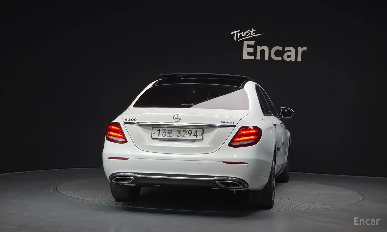 Mercedes-Benz E 300 burmester* multibeam led* Parking Assist, снимка 4 - Автомобили и джипове - 54827023