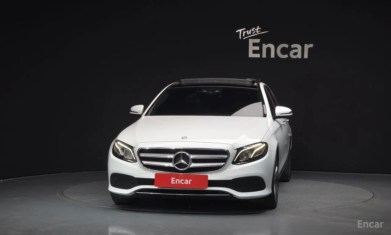 Mercedes-Benz E 300 burmester* multibeam led* Parking Assist, снимка 3 - Автомобили и джипове - 54827023