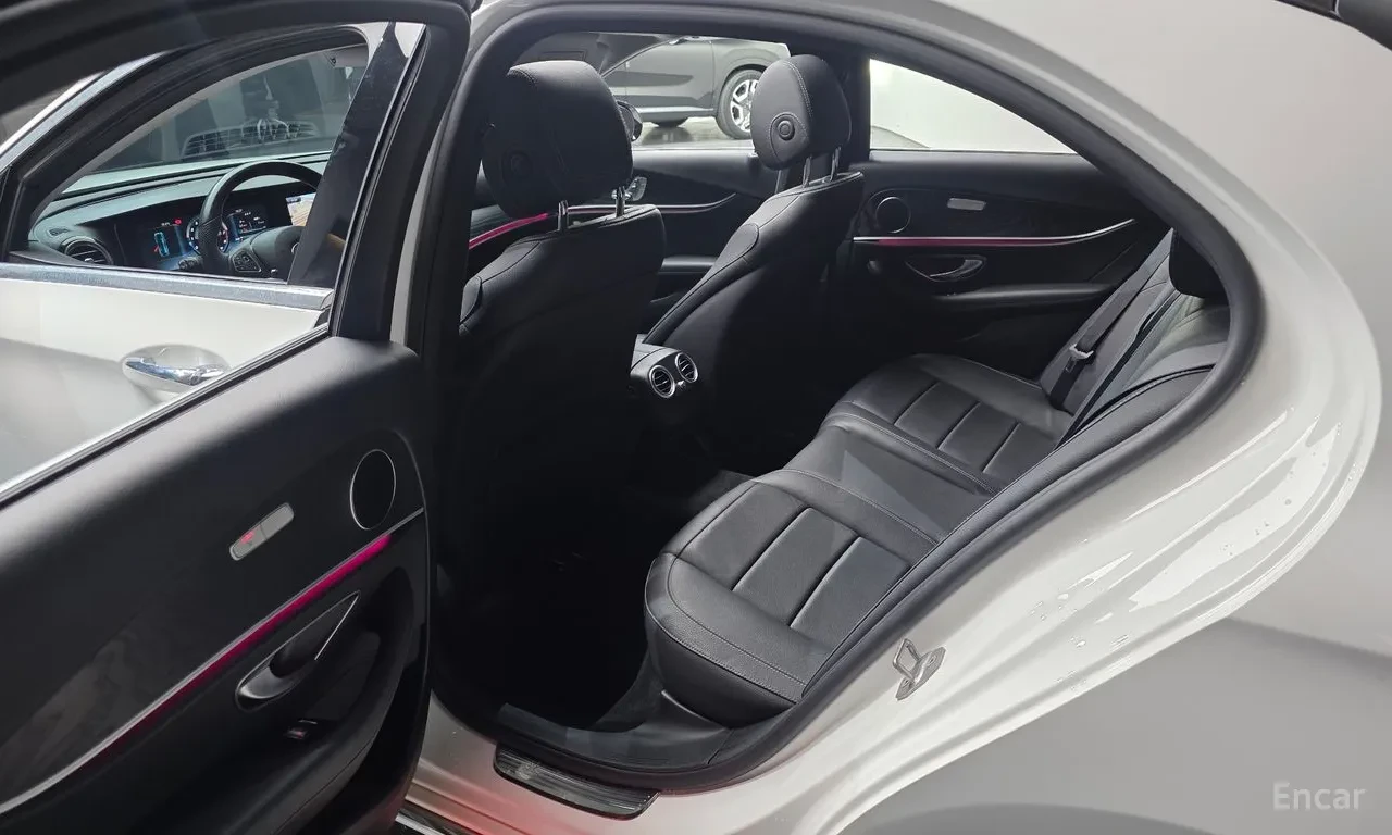 Mercedes-Benz E 300 burmester* multibeam led* Parking Assist, снимка 9 - Автомобили и джипове - 54827023