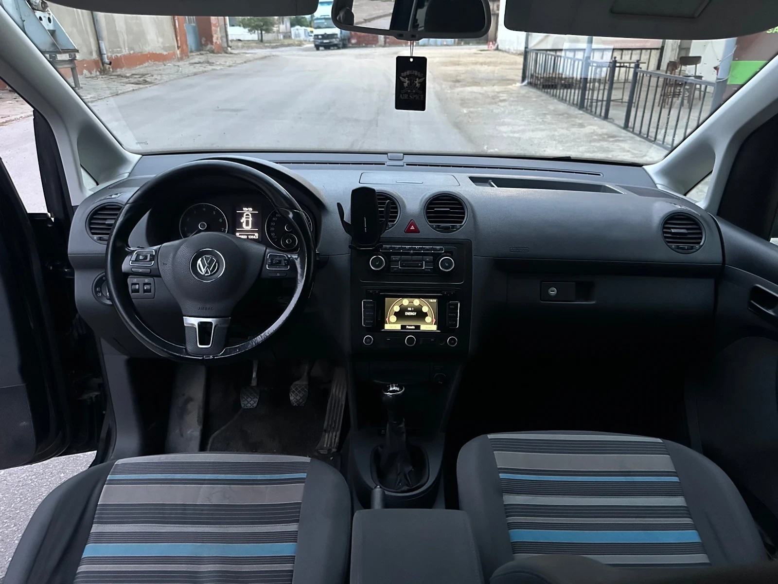 VW Caddy 2.0 ecofuel, снимка 12 - Автомобили и джипове - 55180346