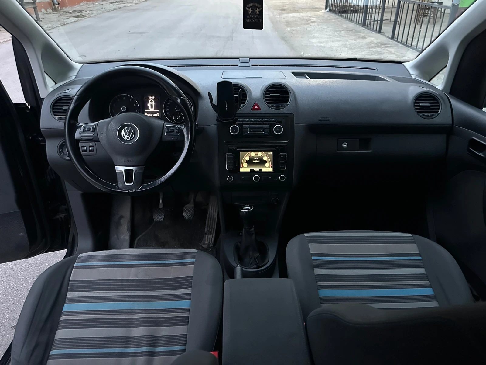 VW Caddy 2.0 ecofuel, снимка 11 - Автомобили и джипове - 55180346