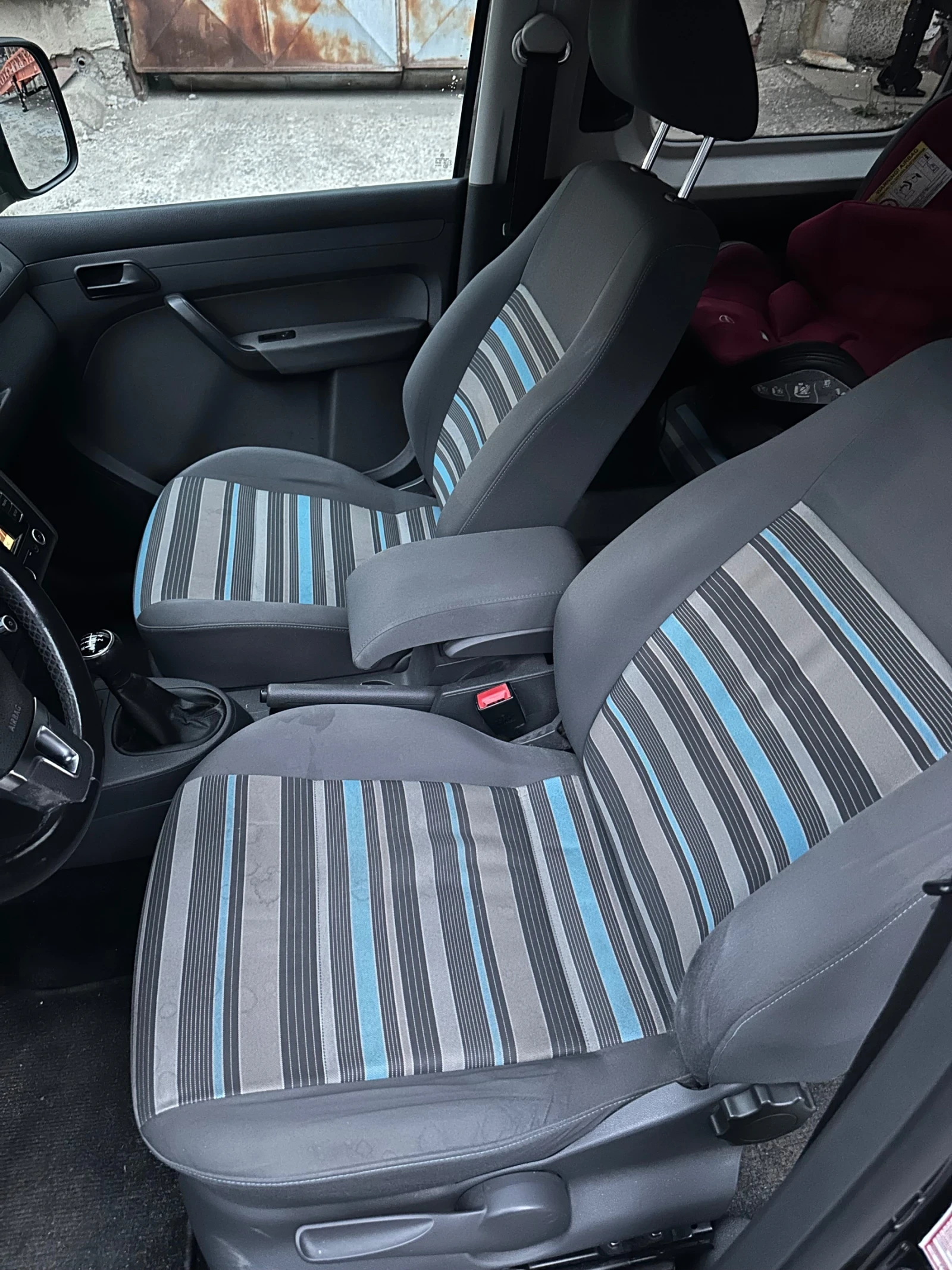 VW Caddy 2.0 ecofuel, снимка 13 - Автомобили и джипове - 55180346