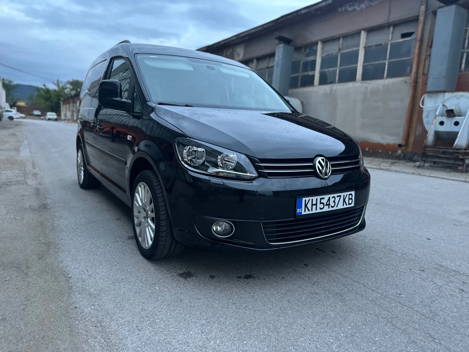 VW Caddy 2.0 ecofuel, снимка 9 - Автомобили и джипове - 55180346
