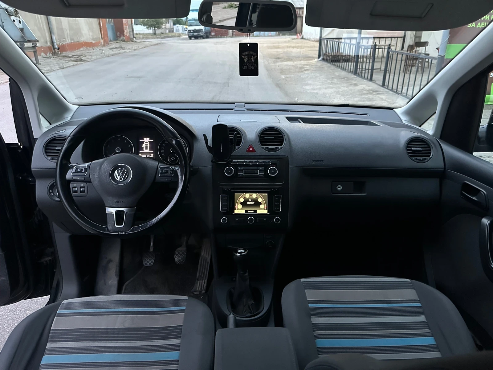 VW Caddy 2.0 ecofuel, снимка 14 - Автомобили и джипове - 55180346