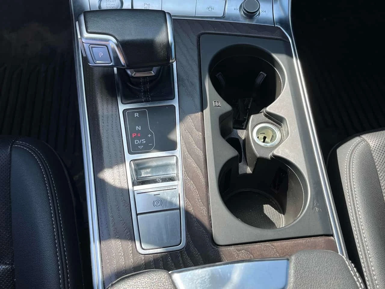 Audi A6 3.0Т * TECHNIK * CARFAX * , снимка 9 - Автомобили и джипове - 55752551