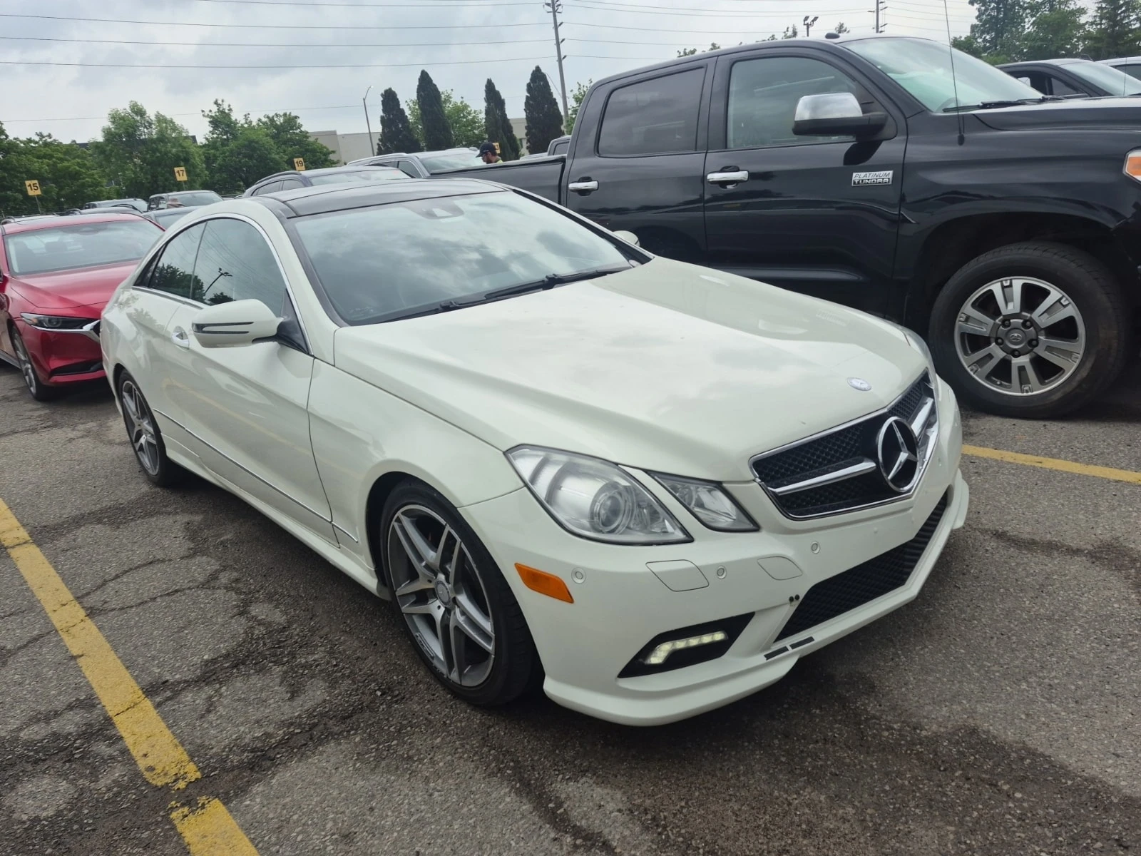 Mercedes-Benz E 350   3.5L / 2 КЛЮЧА / АВТОКРЕДИТ, снимка 2 - Автомобили и джипове - 55847551
