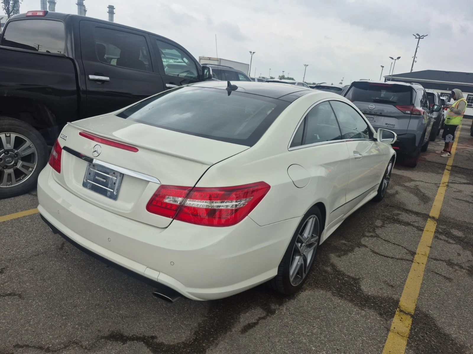 Mercedes-Benz E 350   3.5L / 2 КЛЮЧА / АВТОКРЕДИТ, снимка 3 - Автомобили и джипове - 55847551