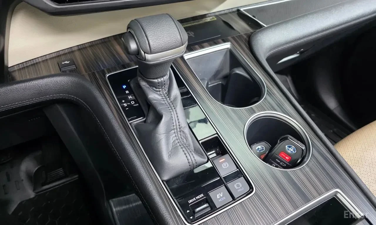 Toyota Sienna, снимка 13 - Автомобили и джипове - 56687286