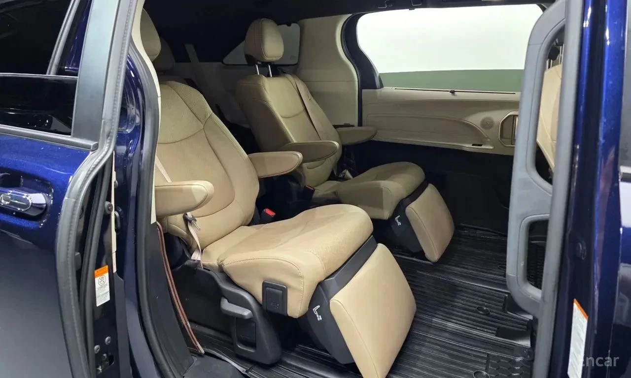 Toyota Sienna, снимка 15 - Автомобили и джипове - 56687286