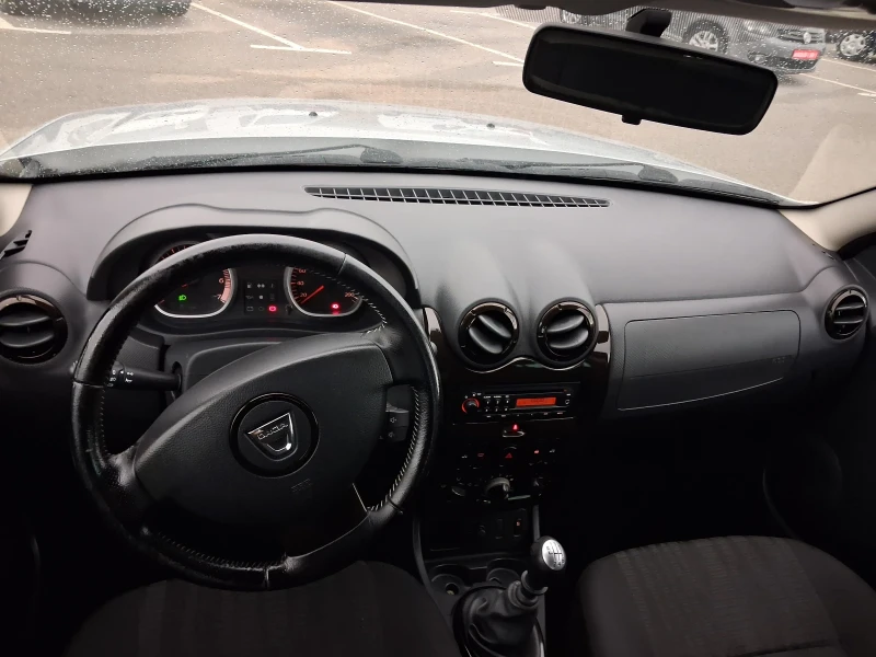 Dacia Duster 1.5DCI---153.000km, снимка 9 - Автомобили и джипове - 52449164