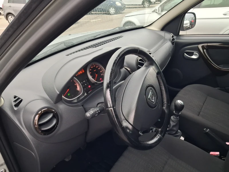 Dacia Duster 1.5DCI---153.000km, снимка 10 - Автомобили и джипове - 52449164