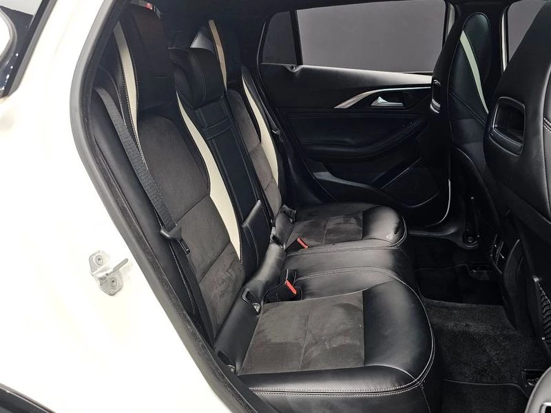 Infiniti Q30 2.0 270920 Automatic, снимка 16 - Автомобили и джипове - 55597635