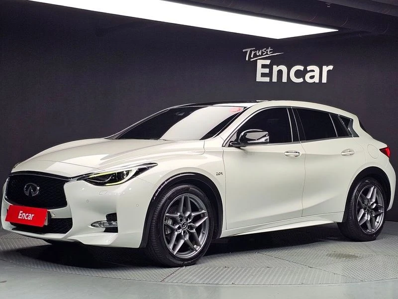 Infiniti Q30 2.0 270920 Automatic