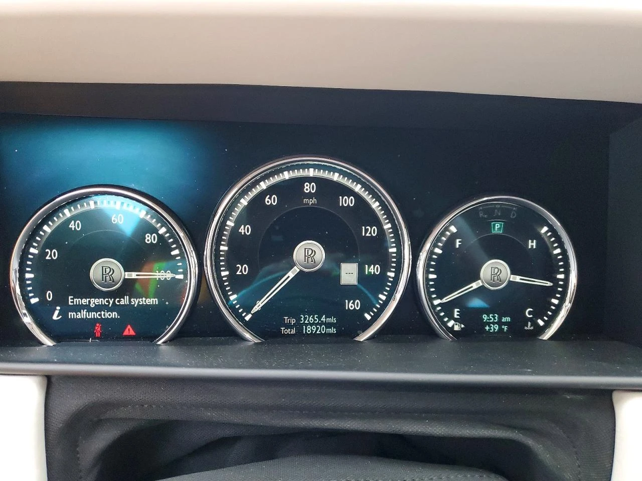 Rolls-Royce Cullinan  - изображение 9