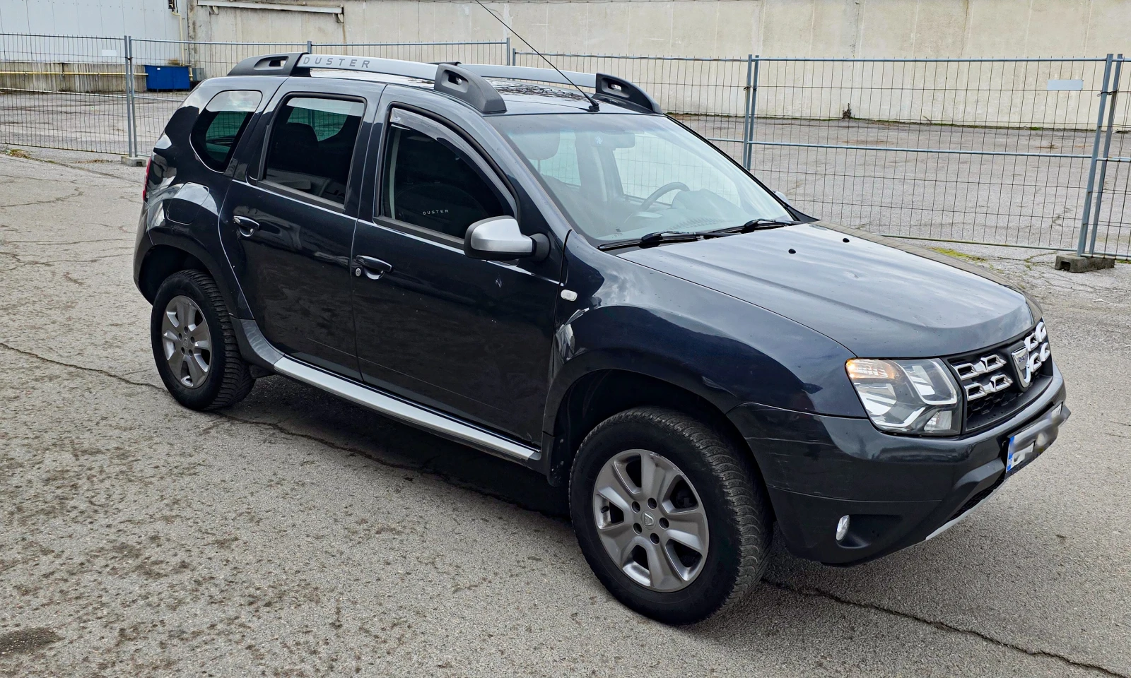 Dacia Duster, снимка 3 - Автомобили и джипове - 54027431
