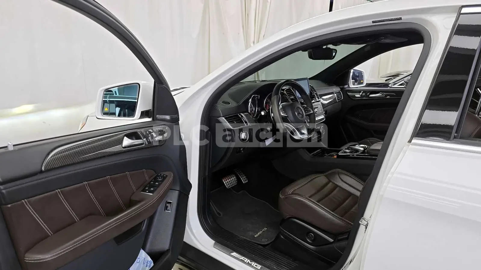 Mercedes-Benz GLE 63 S AMG 2019* HARMAN* 360* ОБДУХ* КРАЙНА ЦЕНА* 55934 КМ, снимка 11 - Автомобили и джипове - 54058938