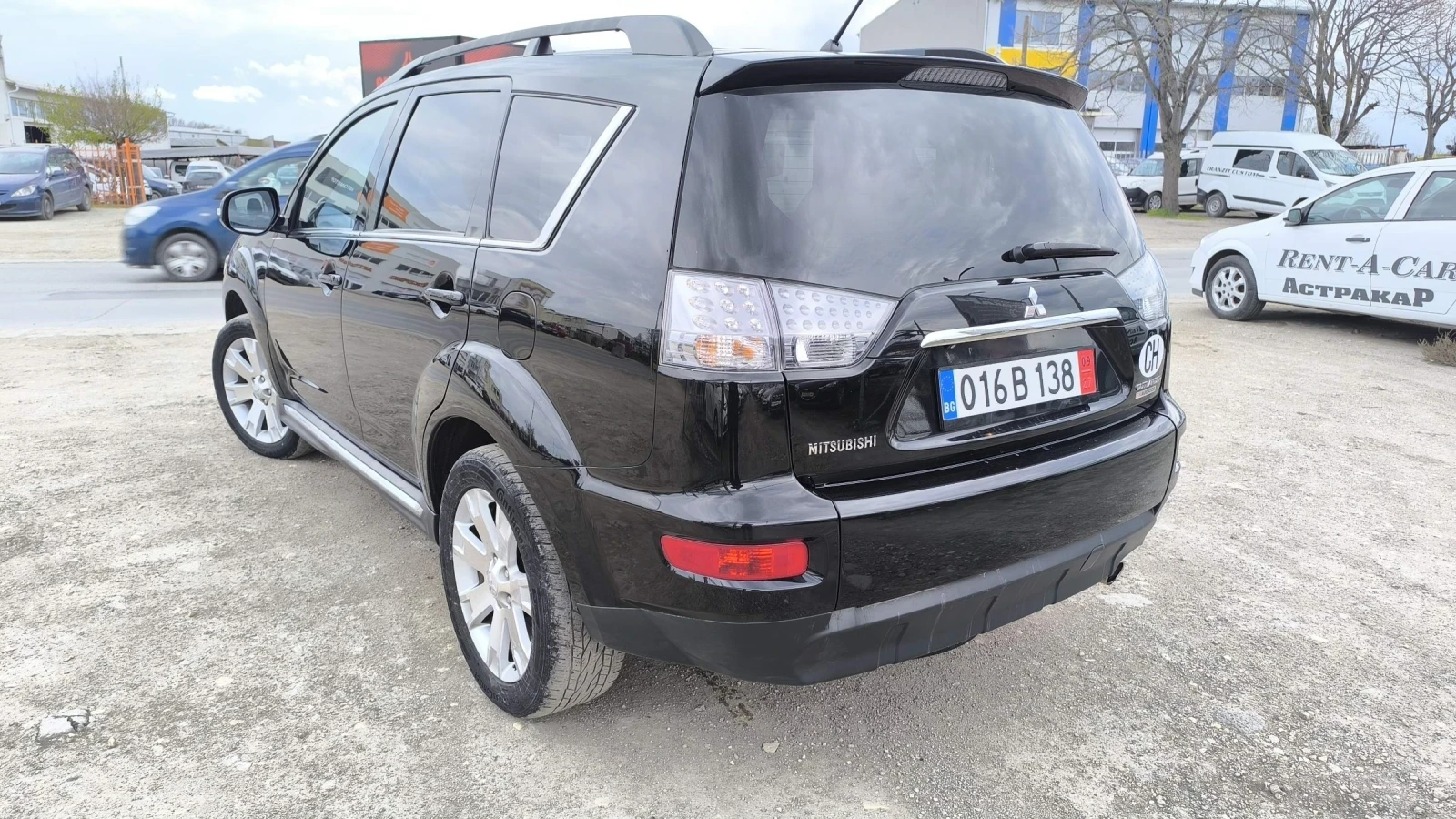 Mitsubishi Outlander 2.4i , снимка 3 - Автомобили и джипове - 54153735
