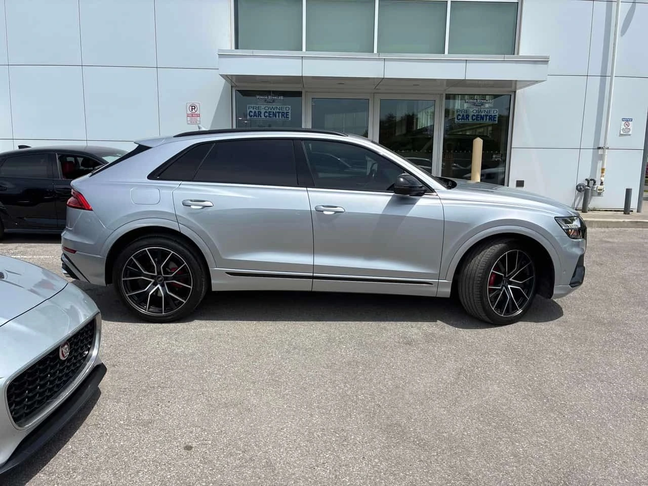 Audi SQ8 * 4.0 TFSI quattro * CARFAX * МАТРИКС * МАСАЖИ * , снимка 3 - Автомобили и джипове - 54885845