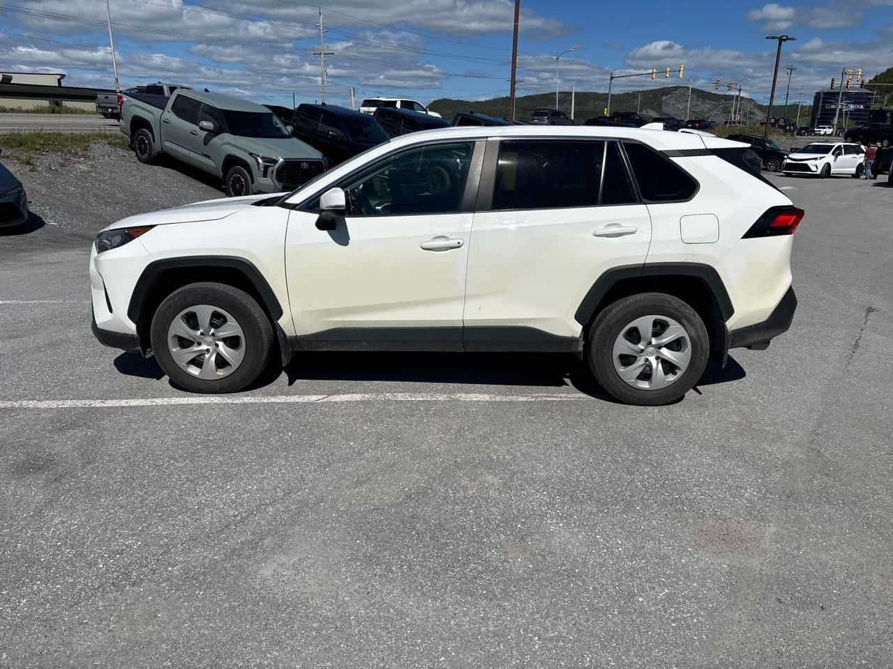 Toyota Rav4 * LE * АВТОКРЕДИТ БЕЗ ПЪРВОНАЧАЛНА ВНОСКА* , снимка 2 - Автомобили и джипове - 55006741