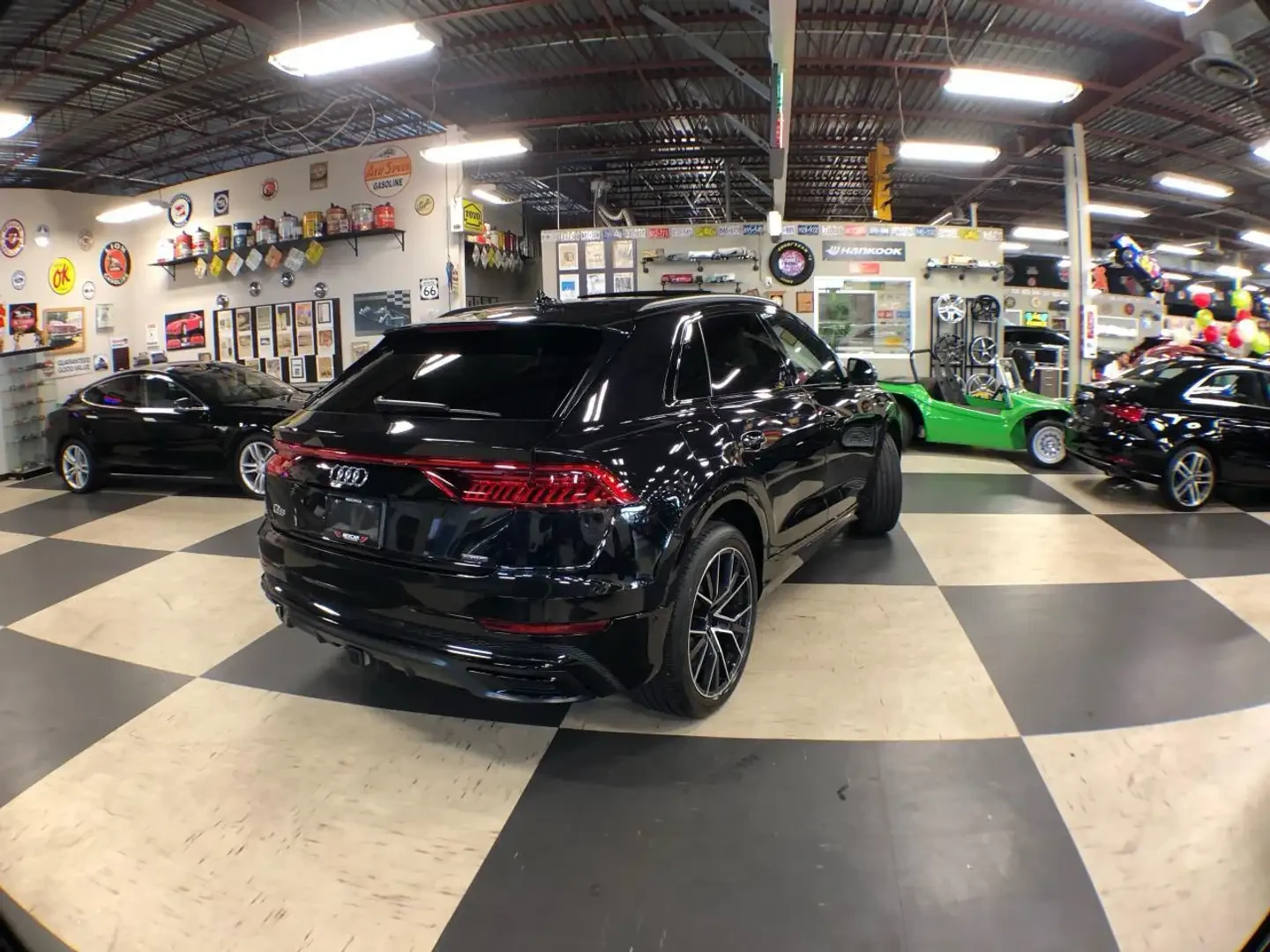 Audi Q8 55TFSI* MATRIX* ОБДУХВАНЕ* 360КАМЕРА* ПАНОРАМА* LA, снимка 2 - Автомобили и джипове - 55284027
