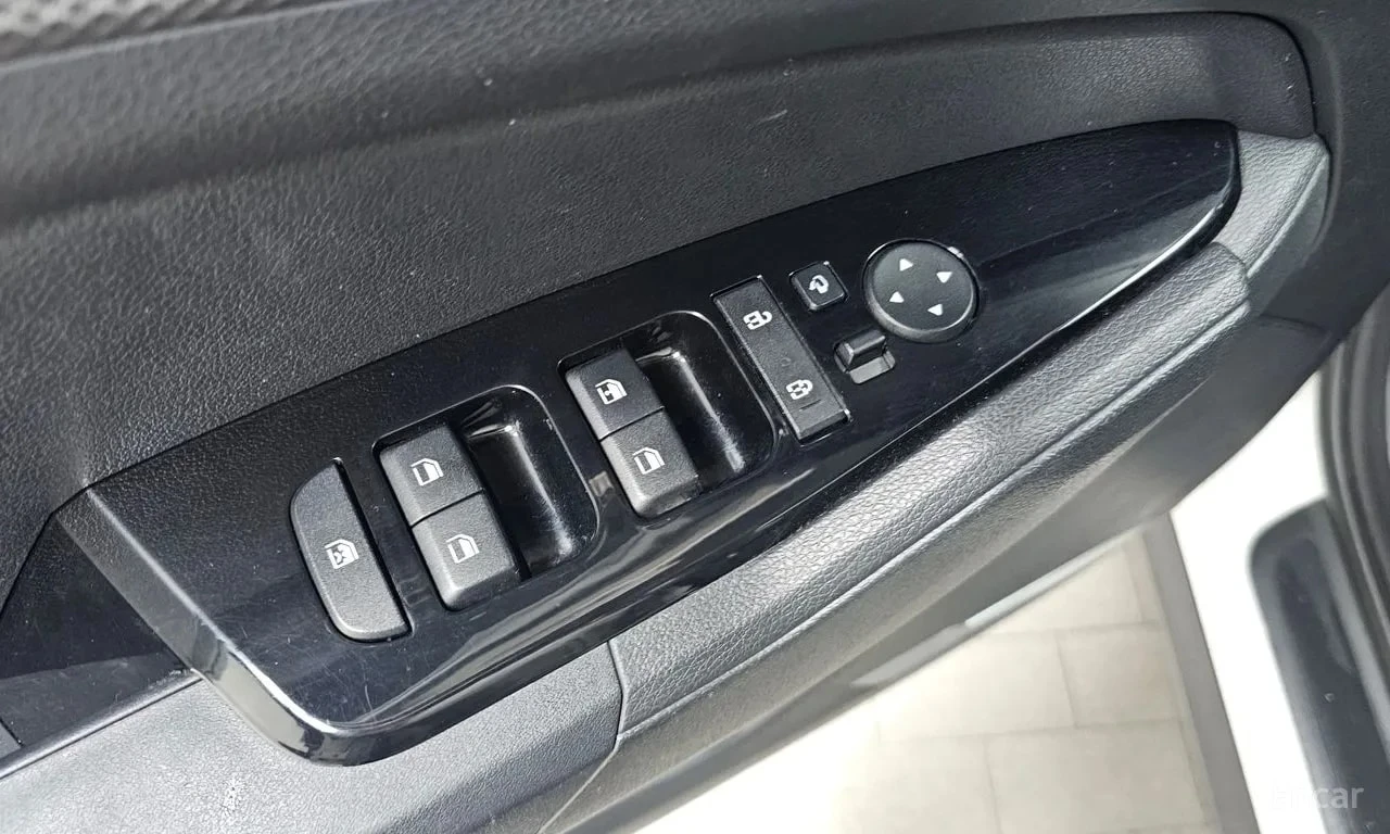 Kia Sportage * Gasoline 1.6 Turbo 2WD * БЕЗ ПЪРВОНАЧАЛНА ВНОСКА, снимка 15 - Автомобили и джипове - 55898066