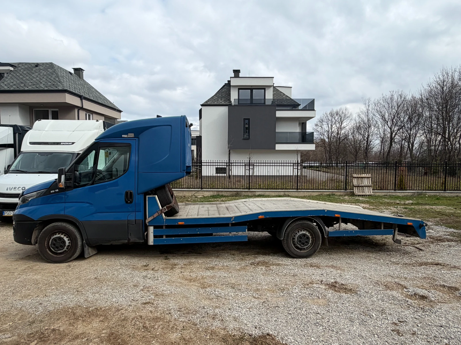 Iveco 35c18 ГОТОВ ЛИЗИНГ/7000 EURO първоначална /ЗАДНА СПАЛНЯ , снимка 4 - Бусове и автобуси - 54023914