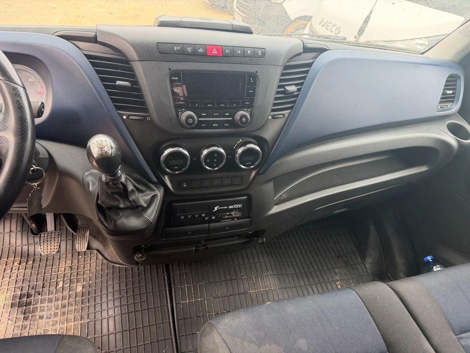 Iveco 35c18 ГОТОВ ЛИЗИНГ/7000 EURO първоначална /ЗАДНА СПАЛНЯ , снимка 10 - Бусове и автобуси - 54023914