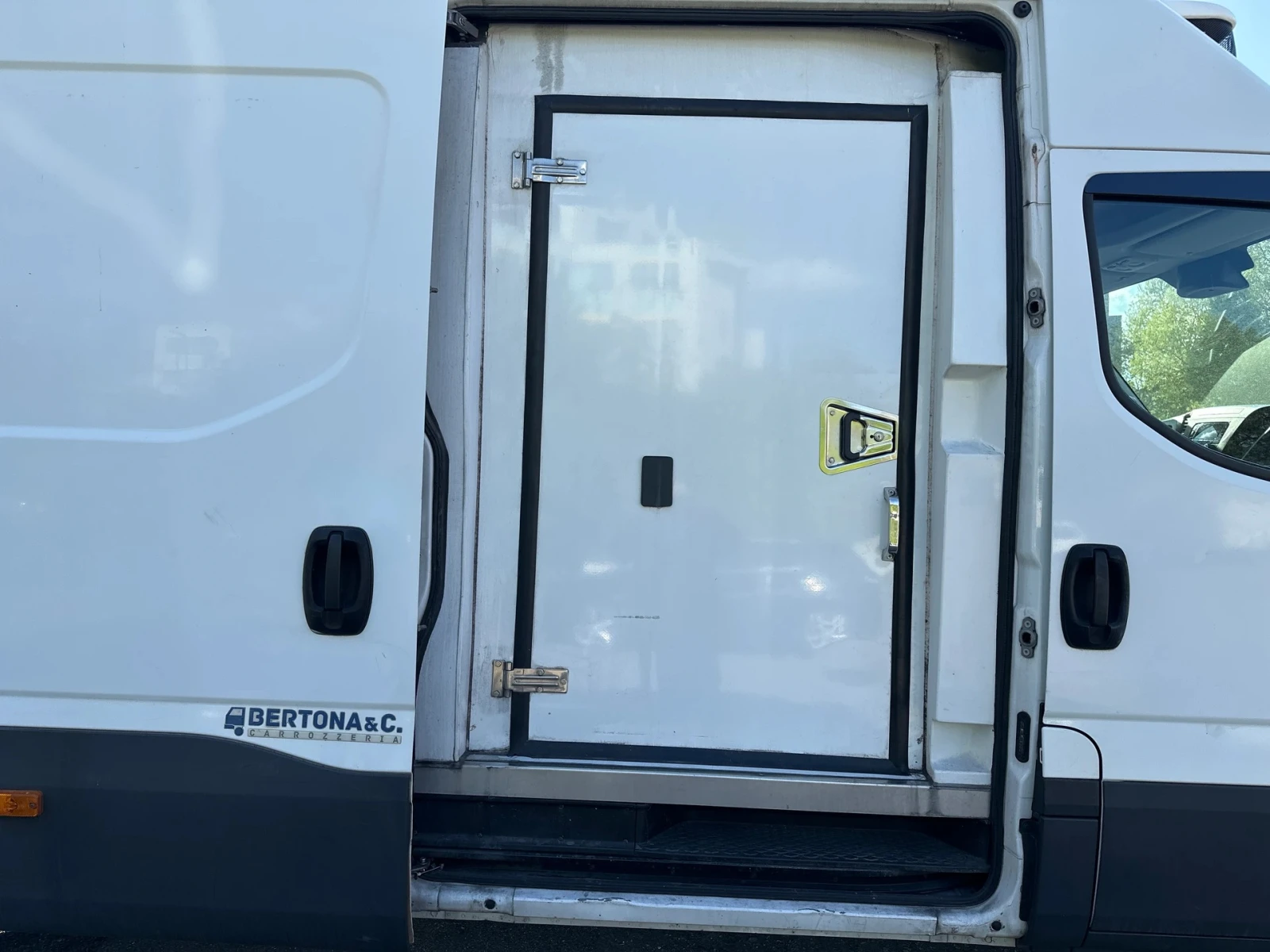 Iveco Daily 35S16, снимка 9 - Бусове и автобуси - 54477948