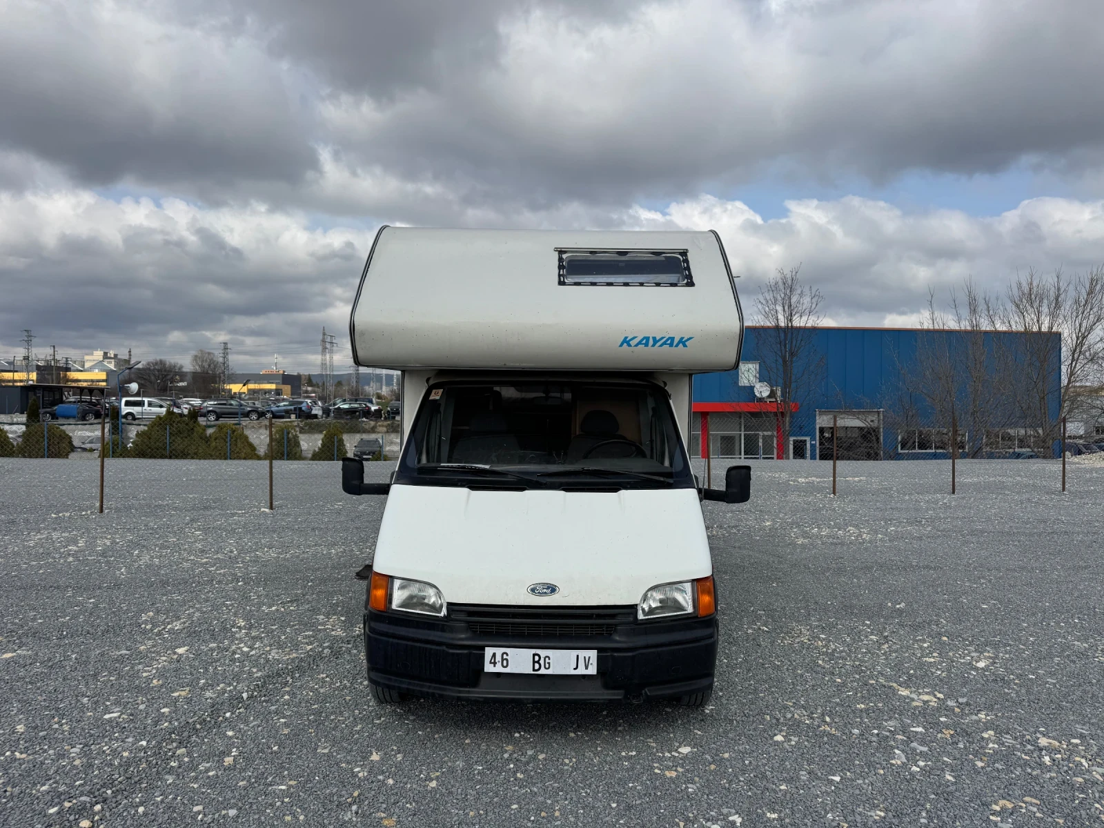 Кемпер Ford KAYAK, снимка 2 - Каравани и кемпери - 53906400