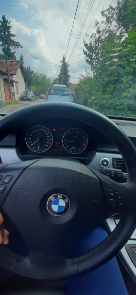 BMW 320, снимка 16 - Автомобили и джипове - 45807383