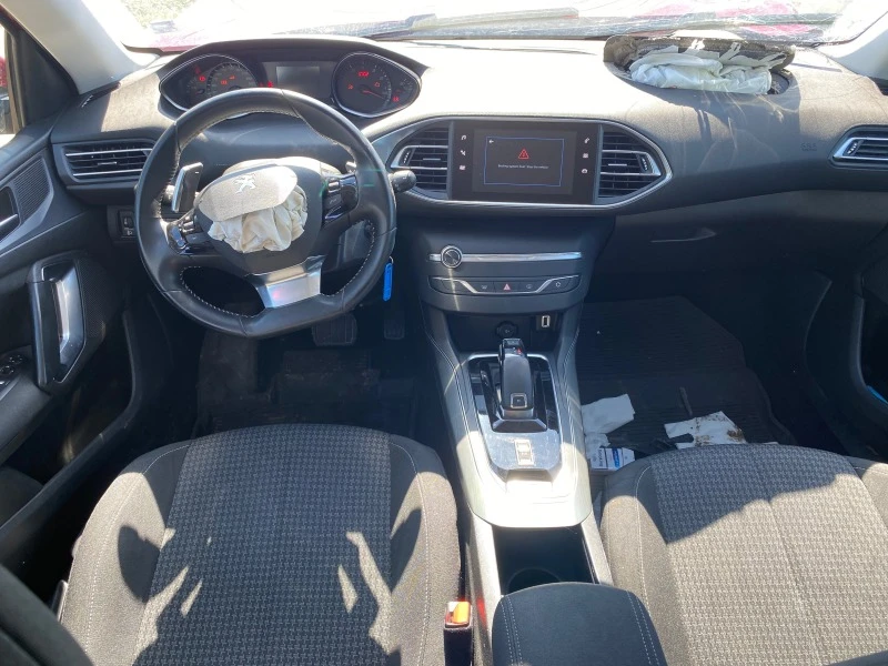 Peugeot 308 1.2 THP 130, снимка 10 - Автомобили и джипове - 40380195