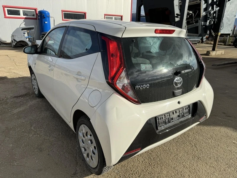 Toyota Aygo 1.0, снимка 1 - Автомобили и джипове - 44142079