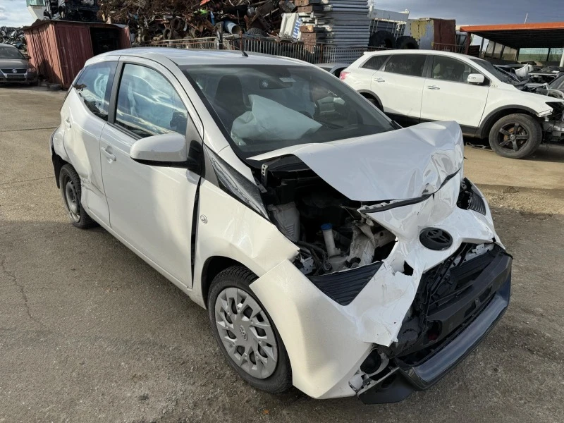 Toyota Aygo 1.0, снимка 3 - Автомобили и джипове - 44142079