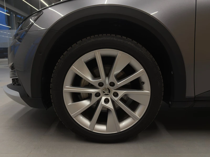 Skoda Superb SCOUT 4×4, снимка 9 - Автомобили и джипове - 52886457