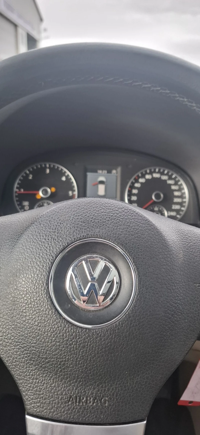 VW Touran, снимка 12 - Автомобили и джипове - 53226014