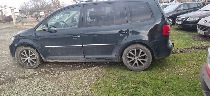 VW Touran, снимка 2 - Автомобили и джипове - 53226014