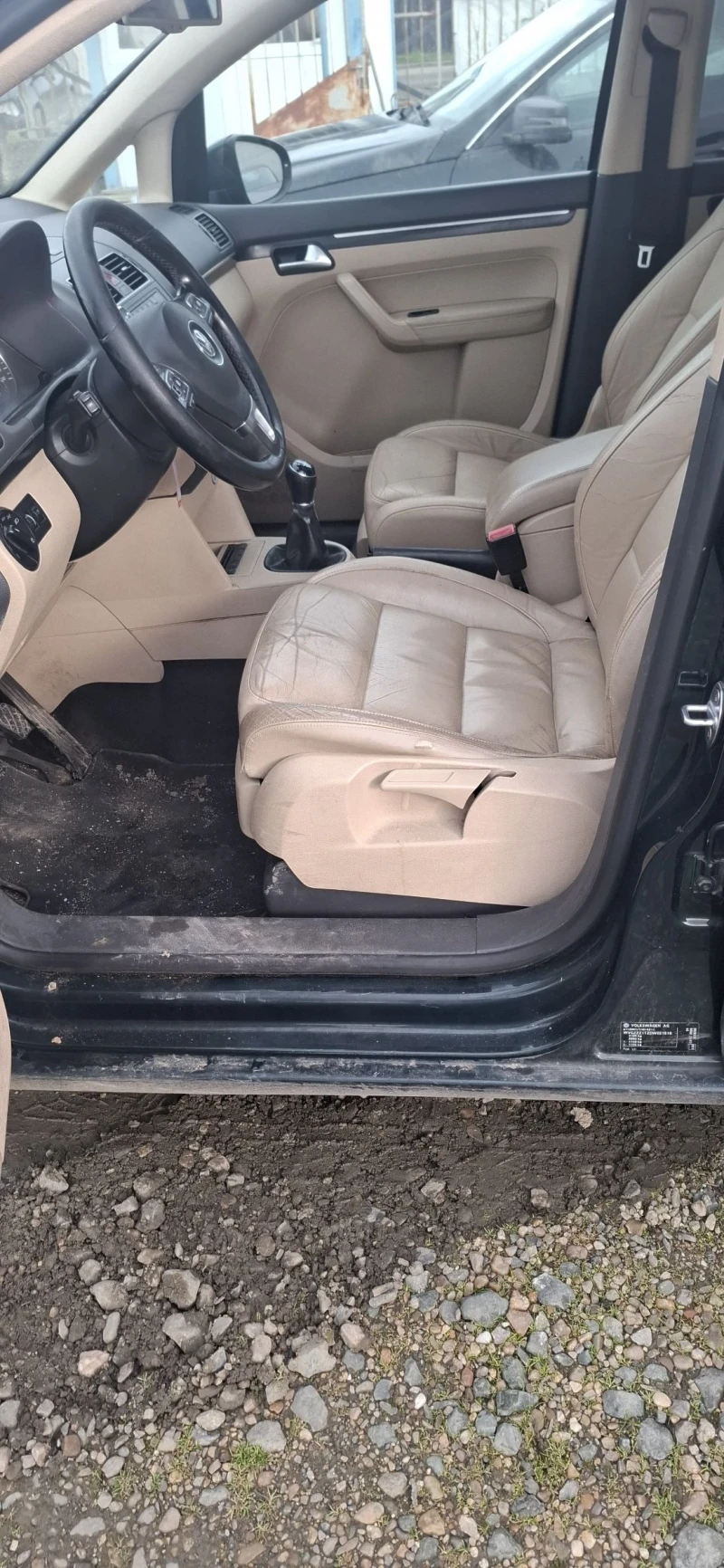 VW Touran, снимка 9 - Автомобили и джипове - 53226014