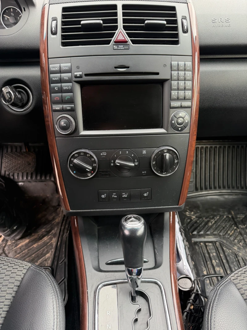 Mercedes-Benz A 180 Elegance, снимка 14 - Автомобили и джипове - 53477036
